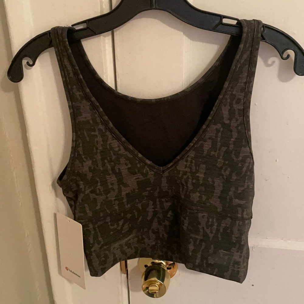 NWT lululemon power pivot tank